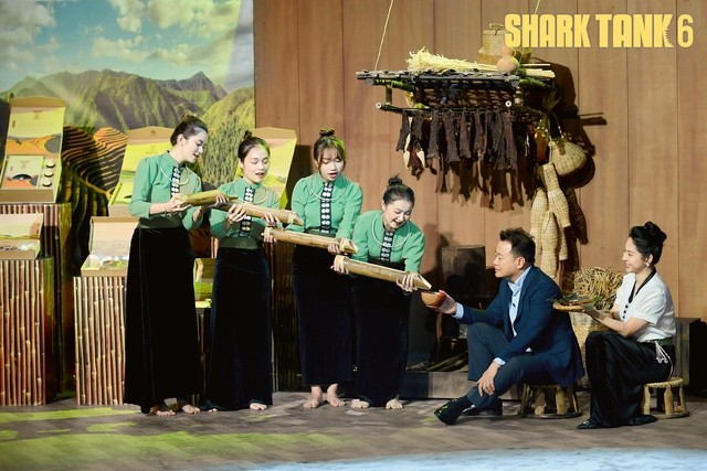 Màn ra deal bất ổn: Startup bán trâu gác bếp trên TikTok khiến shark Bình sợ thành "cá mập gác bếp", Shark Hưng "dọa" không ký DD chốt deal thì không phát sóng - Ảnh 2