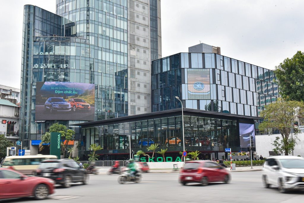 Bên trong showroom hiện đại bậc nhất của Skoda tại Việt Nam - Ảnh 1