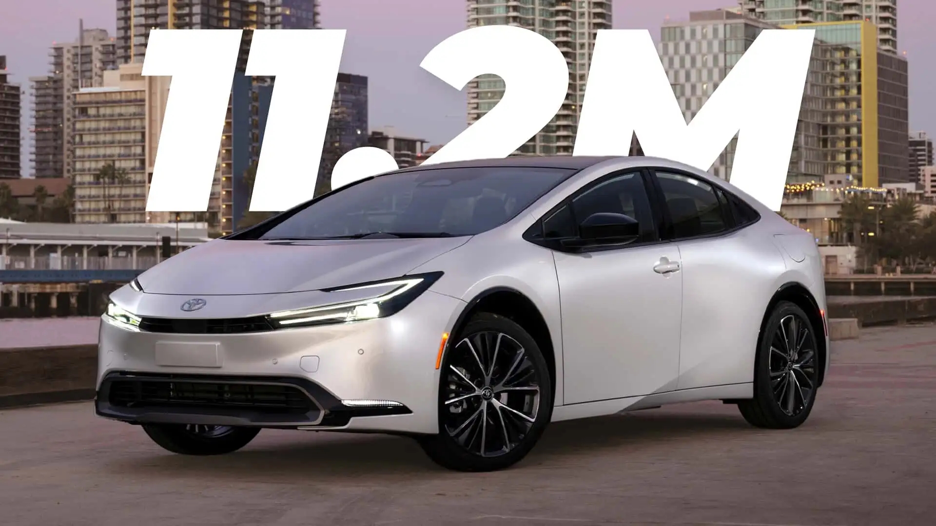 Bị chê về mảng xe điện, Toyota vẫn bán chạy nhất thế giới, người mua ô tô sử dụng pin thậm chí còn tin tưởng hơn cả Tesla - Ảnh 1