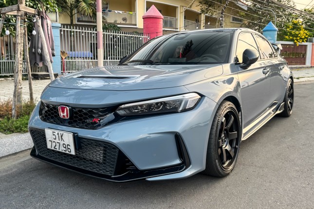 Biển số 30K-999.99 trúng đấu giá 75 tỷ đồng: Số tiền đủ mua nhiều siêu xe tại Việt Nam - Ảnh 1