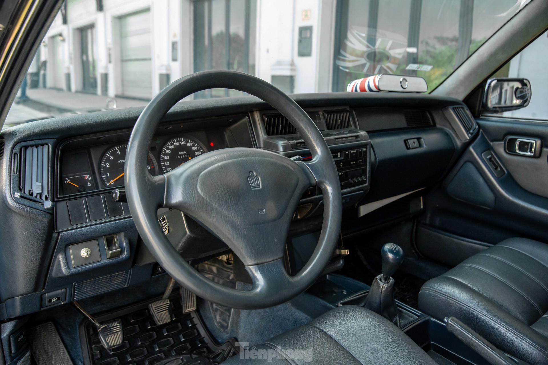 Cận cảnh Toyota Crown với biển số ngũ quý 8 trúng đấu giá hơn 15 tỷ đồng - Ảnh 8