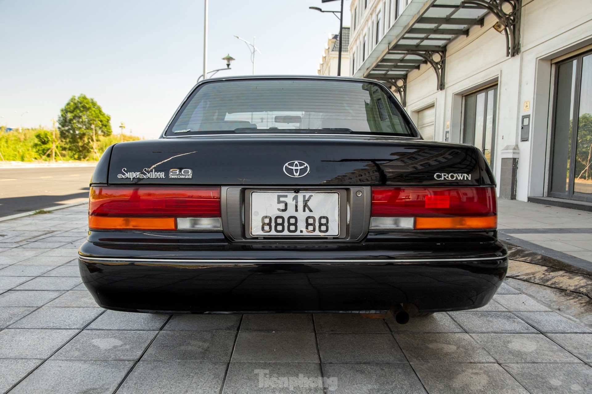 Cận cảnh Toyota Crown với biển số ngũ quý 8 trúng đấu giá hơn 15 tỷ đồng - Ảnh 4