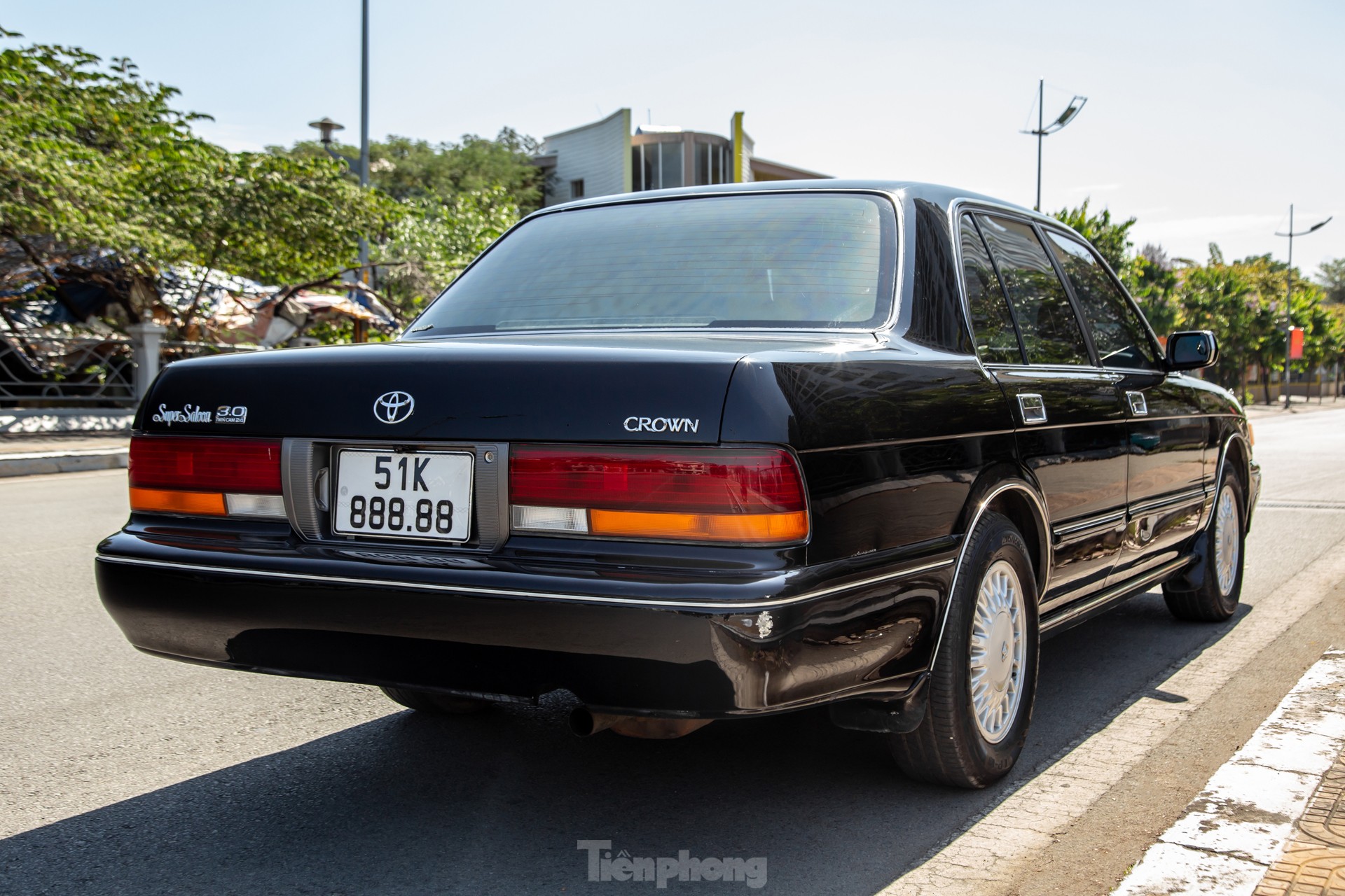 Cận cảnh Toyota Crown với biển số ngũ quý 8 trúng đấu giá hơn 15 tỷ đồng - Ảnh 6