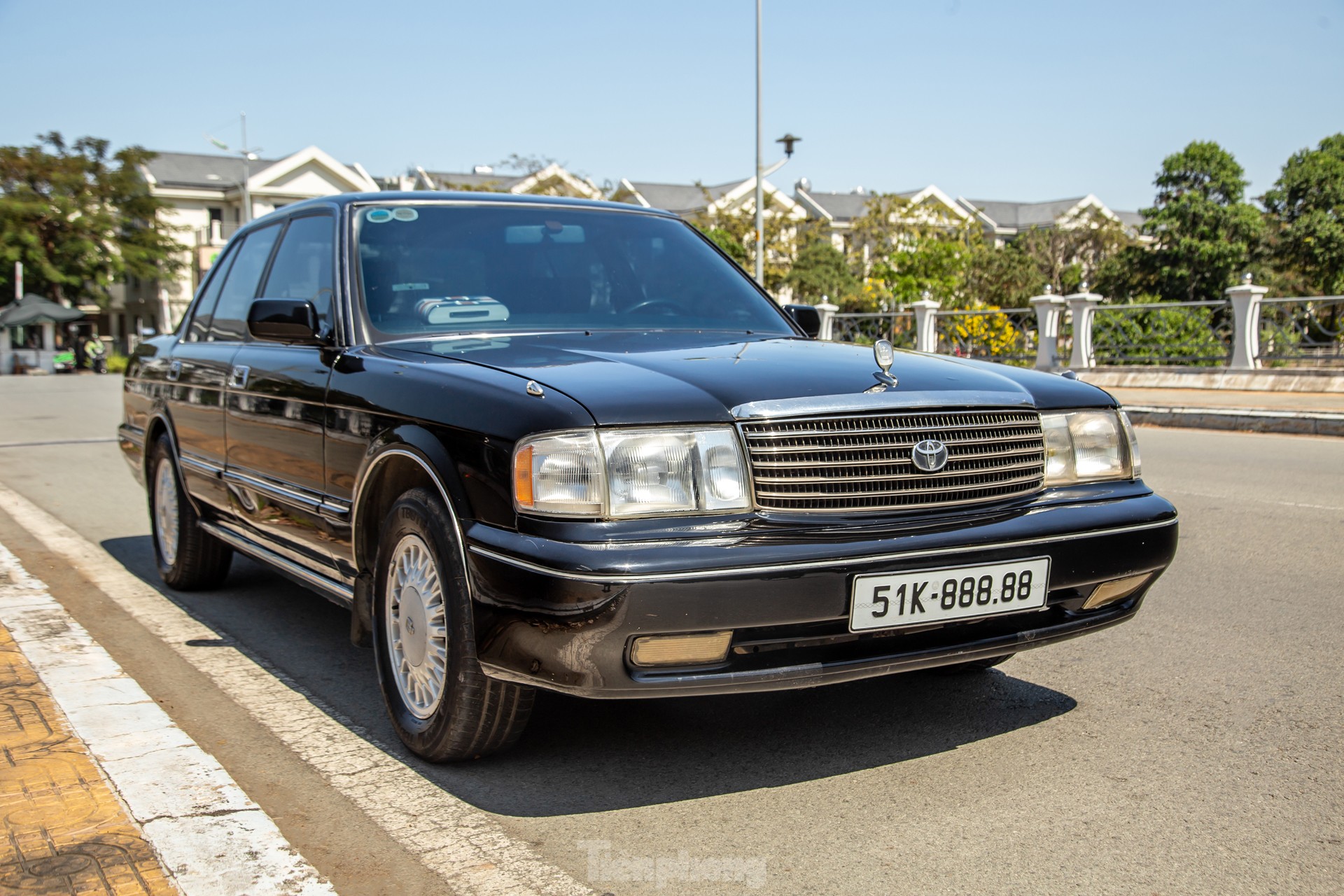 Cận cảnh Toyota Crown với biển số ngũ quý 8 trúng đấu giá hơn 15 tỷ đồng - Ảnh 3