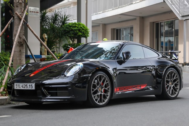 Biển số 30K-999.99 trúng đấu giá 75 tỷ đồng: Số tiền đủ mua nhiều siêu xe tại Việt Nam - Ảnh 2