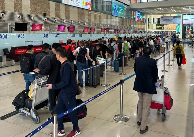 Thấy gì từ việc người Việt ồ ạt đi du lịch nước ngoài? - Ảnh 3