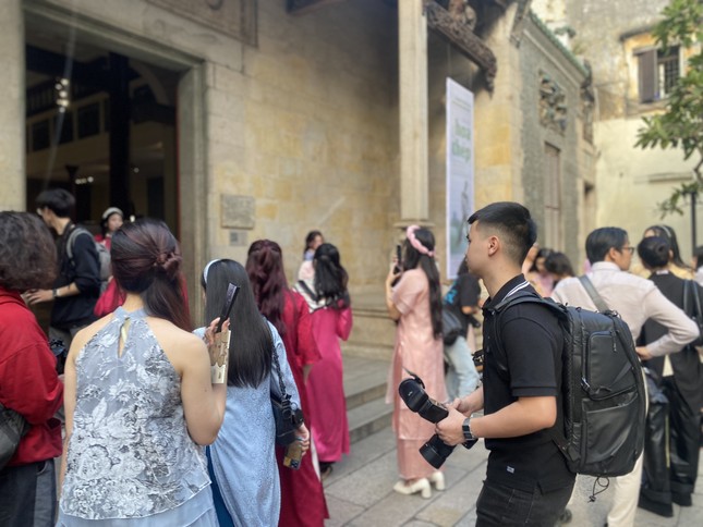 Kiếm bộn tiền với trào lưu chụp ảnh Tết Hà Nội - Ảnh 2