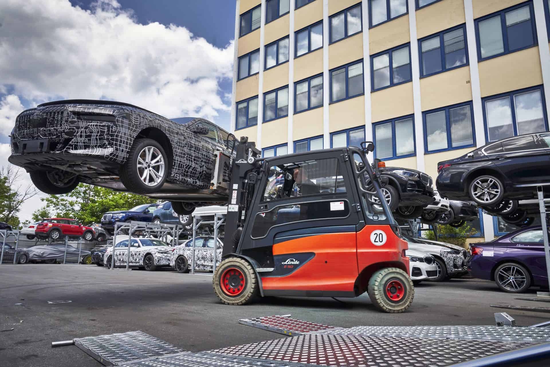 Bimmer sẽ không muốn thấy cảnh này: Mỗi năm có 10.000 xe BMW bị phá tại đây, nhiều chi tiết bị ép nát thành khối - Ảnh 8