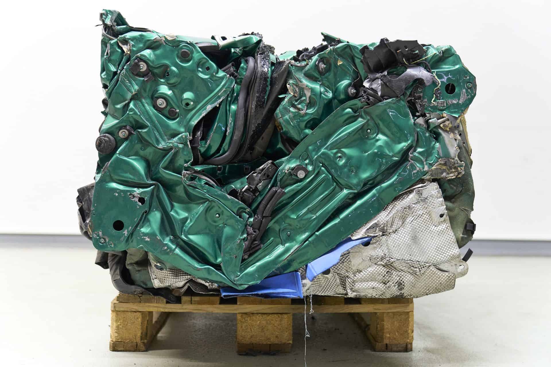 Bimmer sẽ không muốn thấy cảnh này: Mỗi năm có 10.000 xe BMW bị phá tại đây, nhiều chi tiết bị ép nát thành khối - Ảnh 7