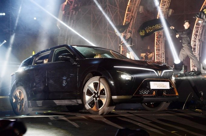 Loạt siêu phẩm đón năm con rồng Giáp Thìn 2024: toàn phiên bản giới hạn, có mẫu sold out chỉ trong vòng 22 phút - Ảnh 1