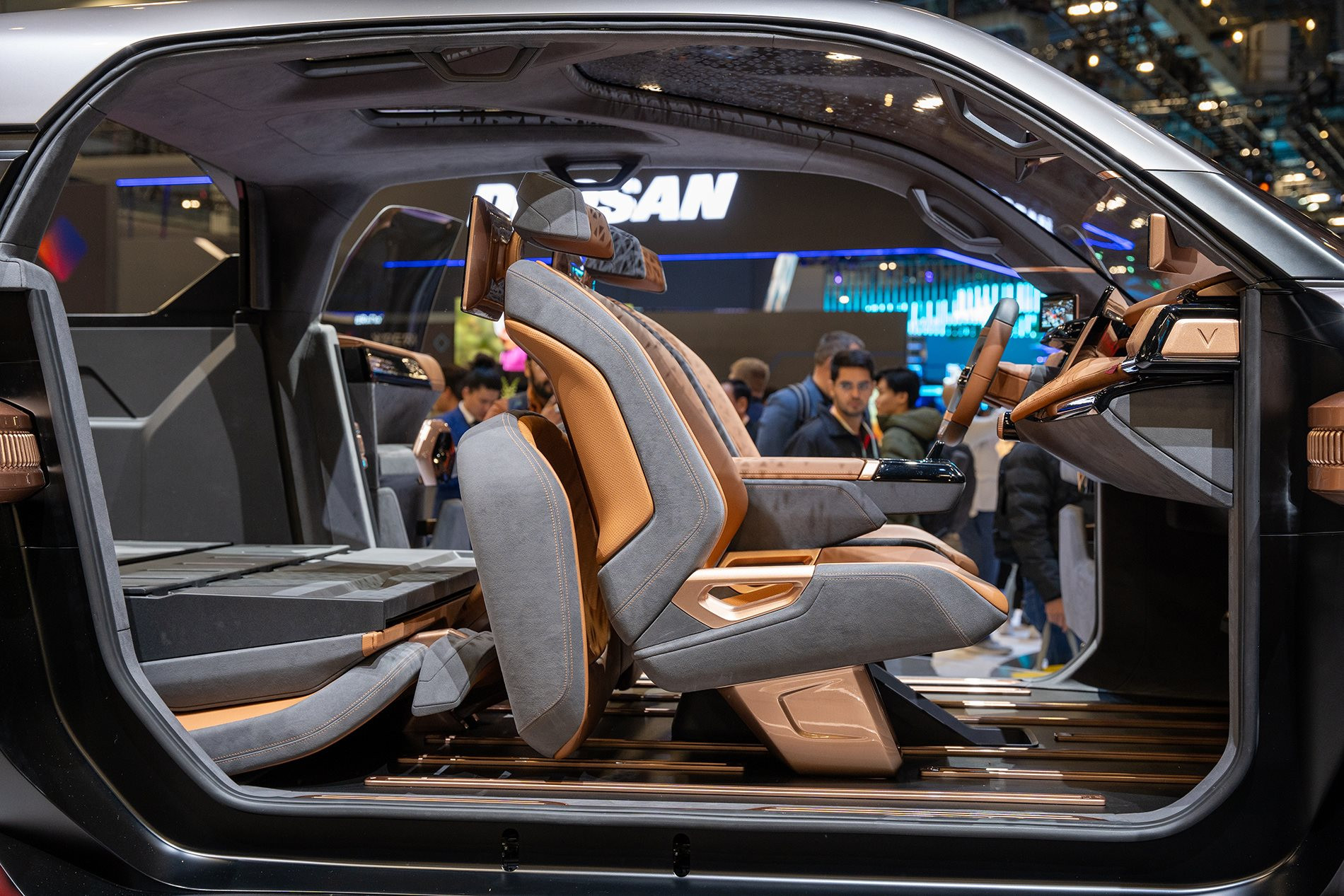 Chi tiết VinFast VF Wild: Ngang cỡ Ford Ranger, ghế phi công xịn xò, cửa mở như Rolls-Royce - Ảnh 8