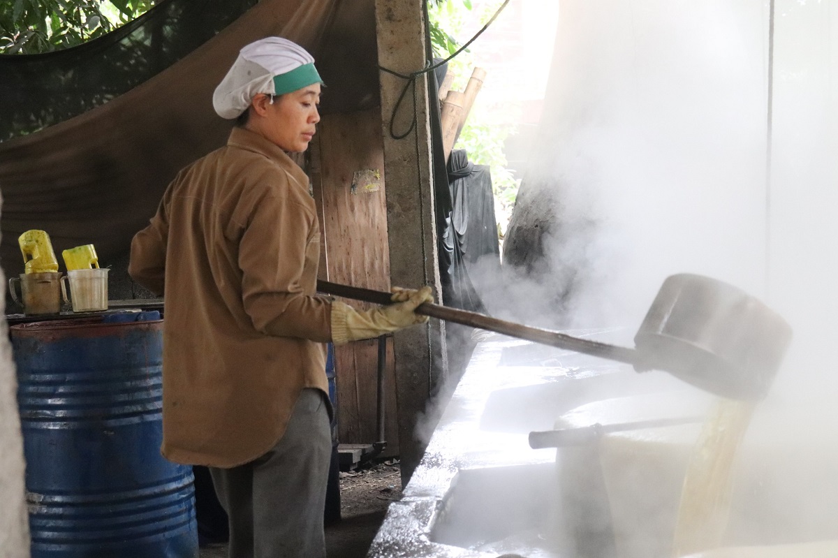 "Thủ phủ" mật mía lớn nhất xứ Thanh đỏ lửa ngày đêm phục vụ dân ăn Tết - Ảnh 7