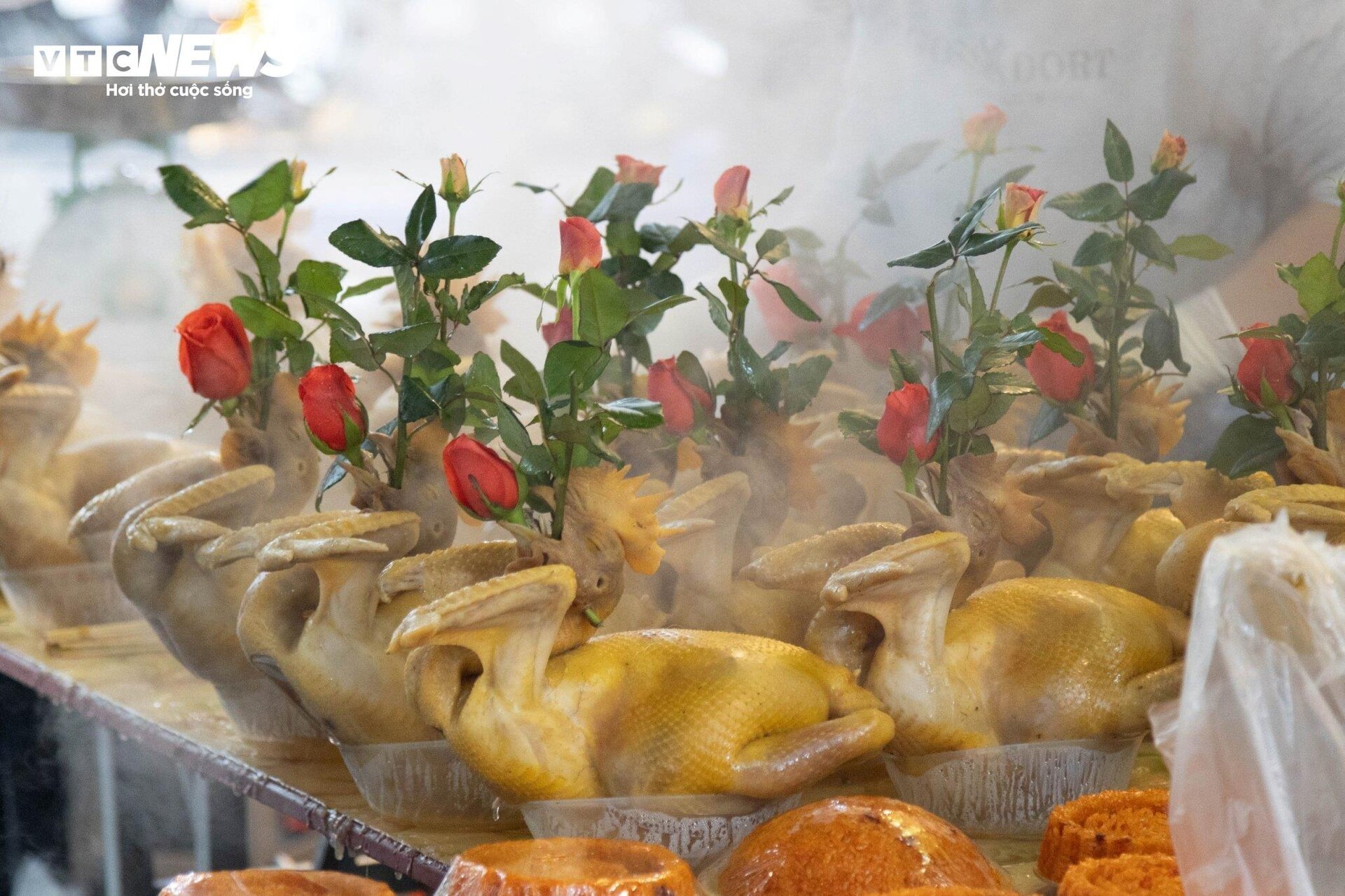 Người Hà Nội sắm lễ cúng rằm cuối cùng năm Quý Mão trong giá rét - Ảnh 13