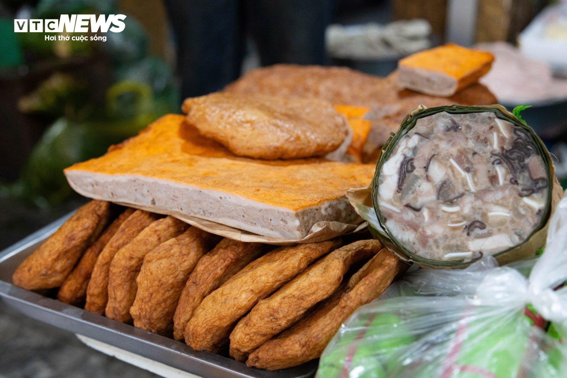 Người Hà Nội sắm lễ cúng rằm cuối cùng năm Quý Mão trong giá rét - Ảnh 15