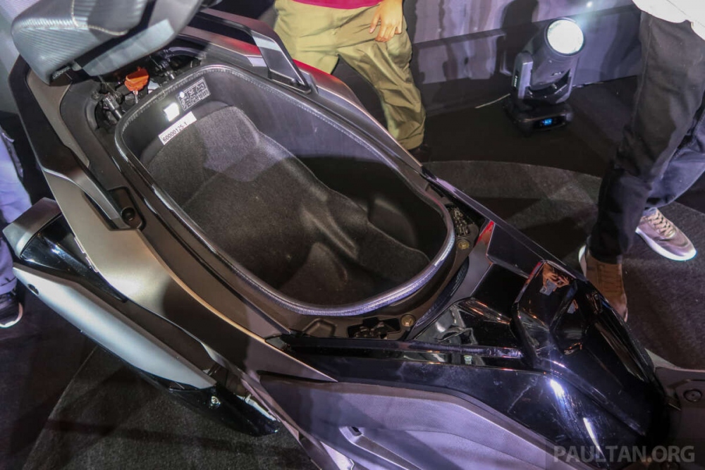 Chi tiết xe tay ga Kymco AK550 Premium 2024 giá hơn 340 triệu đồng - Ảnh 9