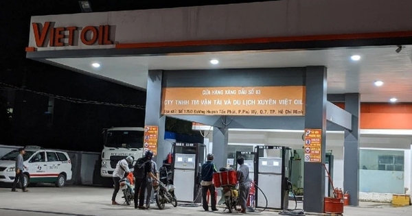 Hai "ông lớn" Xuyên Việt Oil và Hải Hà Petro bị "tuýt còi", buộc dừng thông quan xăng dầu