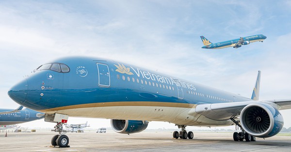 Năm 2023, Vietnam Airlines lỗ sau thuế chỉ còn 4.798 tỷ đồng, giảm 46% so với năm 2022