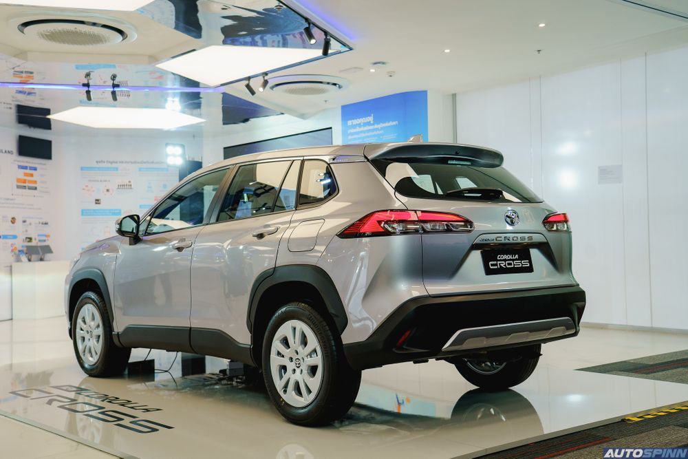 Ra mắt Toyota Corolla Cross 2024: Giá quy đổi từ 680 triệu, lưới tản nhiệt kiểu Lexus RX, có thể Việt Nam giữa năm nay - Ảnh 8