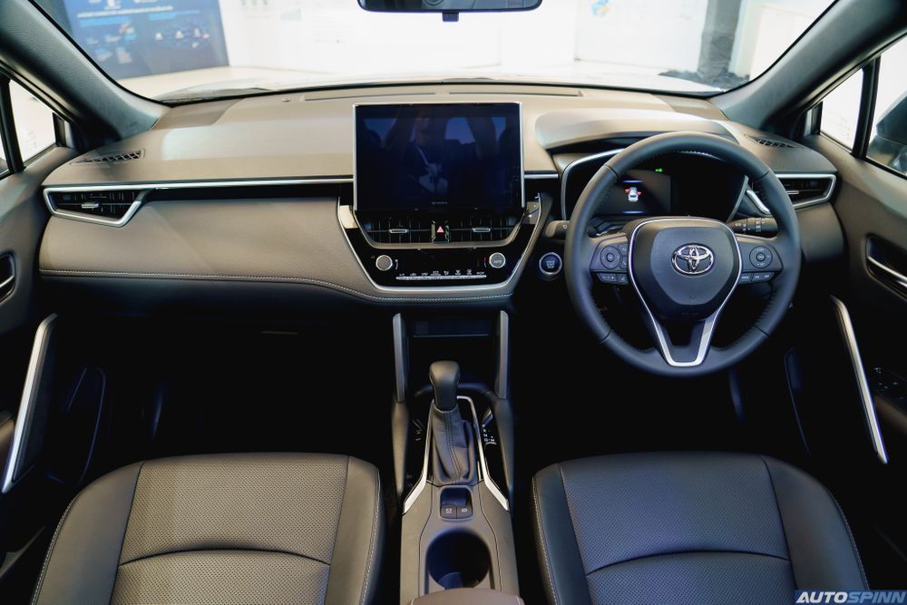 Ra mắt Toyota Corolla Cross 2024: Giá quy đổi từ 680 triệu, lưới tản nhiệt kiểu Lexus RX, có thể Việt Nam giữa năm nay - Ảnh 9