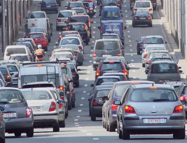 Các nước trên thế giới trừ điểm giấy phép lái xe ra sao: nơi trừ điểm càng nhiều phí bảo hiểm xe càng cao, nơi có phương thức khá giống với Việt Nam - Ảnh 2