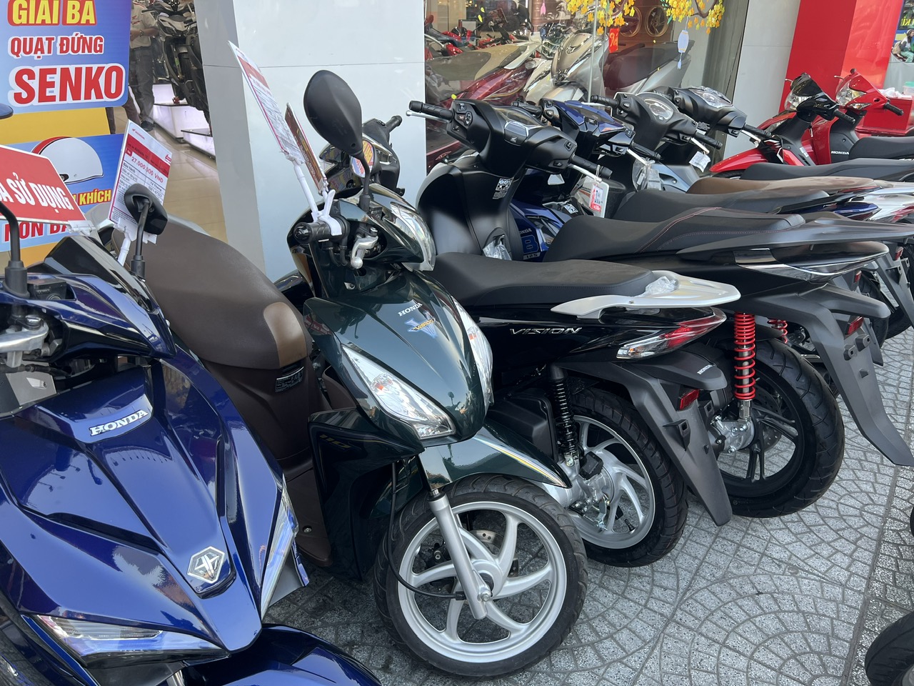 Sau Tết, giá xe máy quay đầu giảm - Ảnh 1