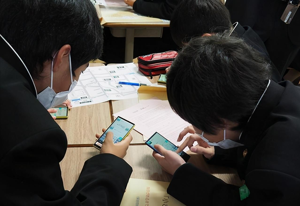 Báo Trung Quốc: "Người Nhật thích nhất iPhone, sau đến Sharp, Samsung, Sony... smartphone ta ở đâu"? - Ảnh 2