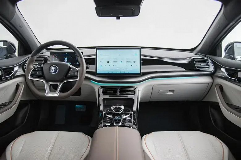 'Ông trùm' xe điện chuẩn bị về Việt Nam trình làng bom tấn chỉ 'ăn' xăng 1,58l/100km, giá siêu rẻ mở ra kỷ nguyên mới thách thức xe xăng - Ảnh 3