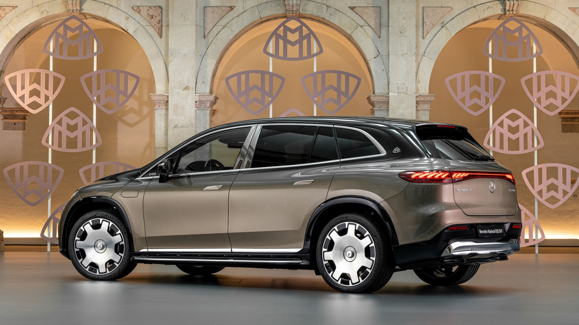 Mercedes sắp ra mắt 3 xe mới tại Việt Nam: SL 63 giá 12,29 tỷ, Maybach EQS 680 SUV đáng chờ với giới nhà giàu - Ảnh 4