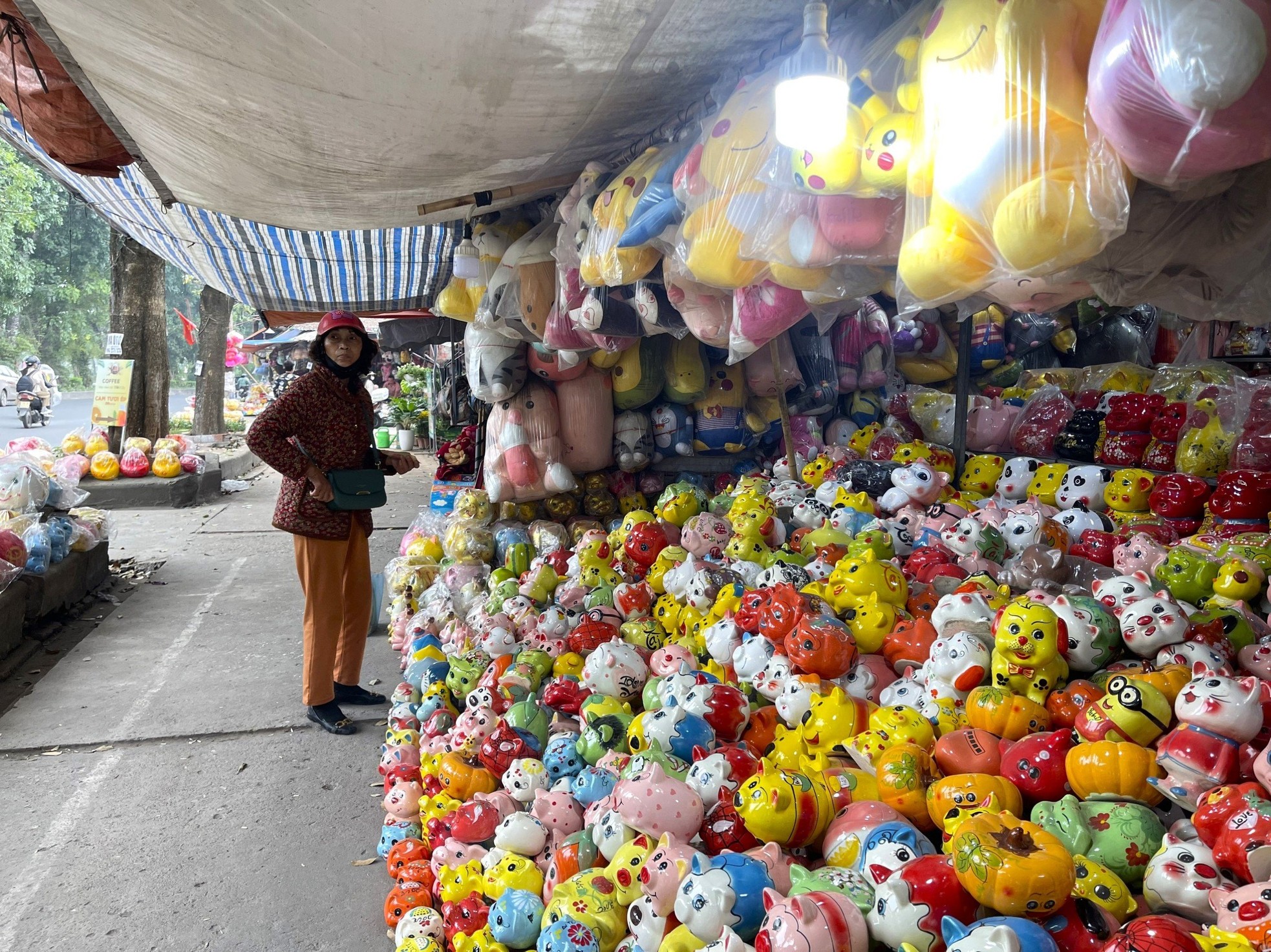 Mua rồng vàng, lợn đất lấy 'vía' may mắn cho năm mới - Ảnh 8