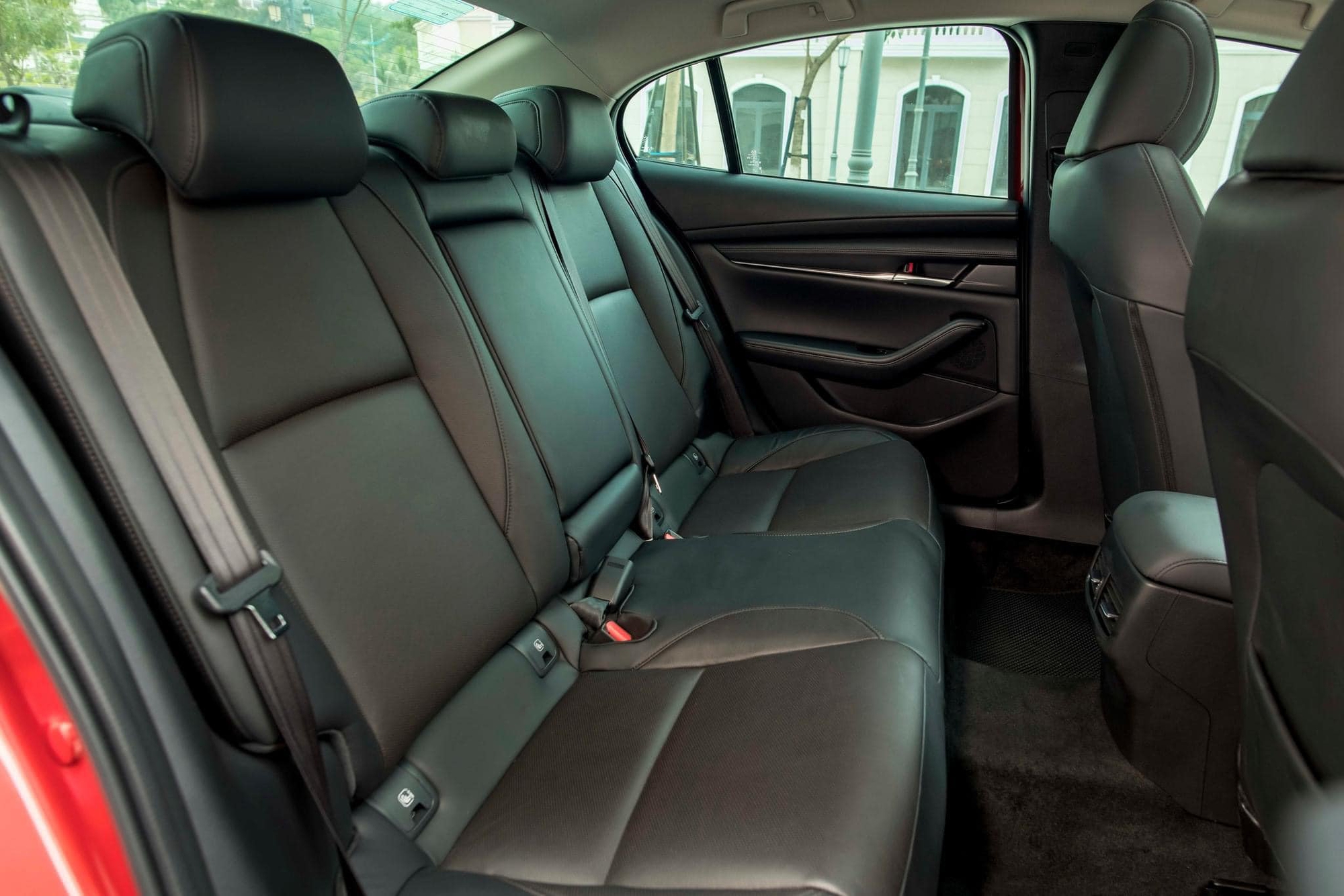 Mazda3 thêm bản mới tại Việt Nam: Giá 739 triệu, bổ sung 4 trang bị nhưng vẫn dùng máy 1.5L - Ảnh 9