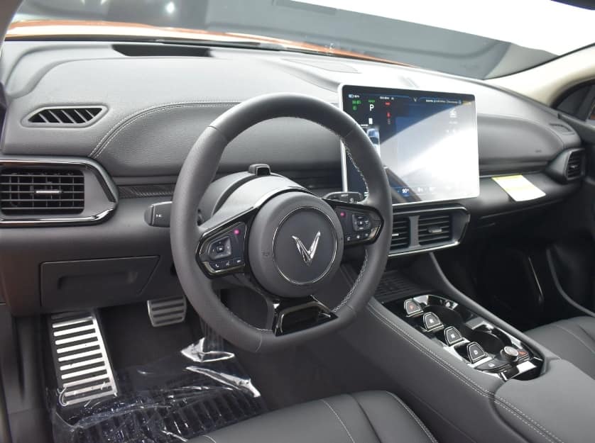 Có 3 ô tô vẫn mua thêm VinFast VF 8, chủ xe chia sẻ: ‘Còn vấn đề nhưng tốt hơn nhiều review trên mạng, thay Jeep đi hàng ngày’ - Ảnh 8