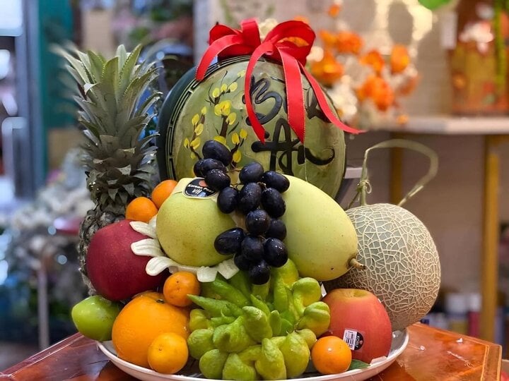 Những mâm ngũ quả đắt đỏ cúng rằm tháng Giêng - Ảnh 1