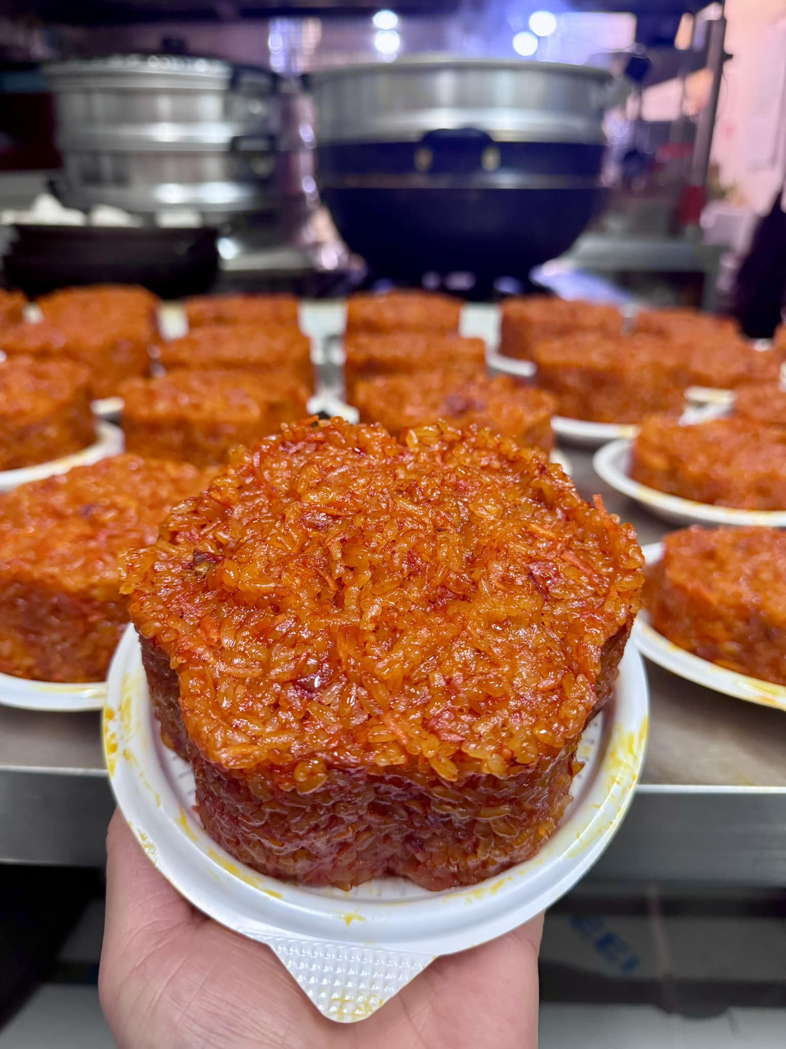 Loạt món ăn ngày Tết ra nước ngoài, một món đặc sản gây thương nhớ rất khó gửi đi - Ảnh 17