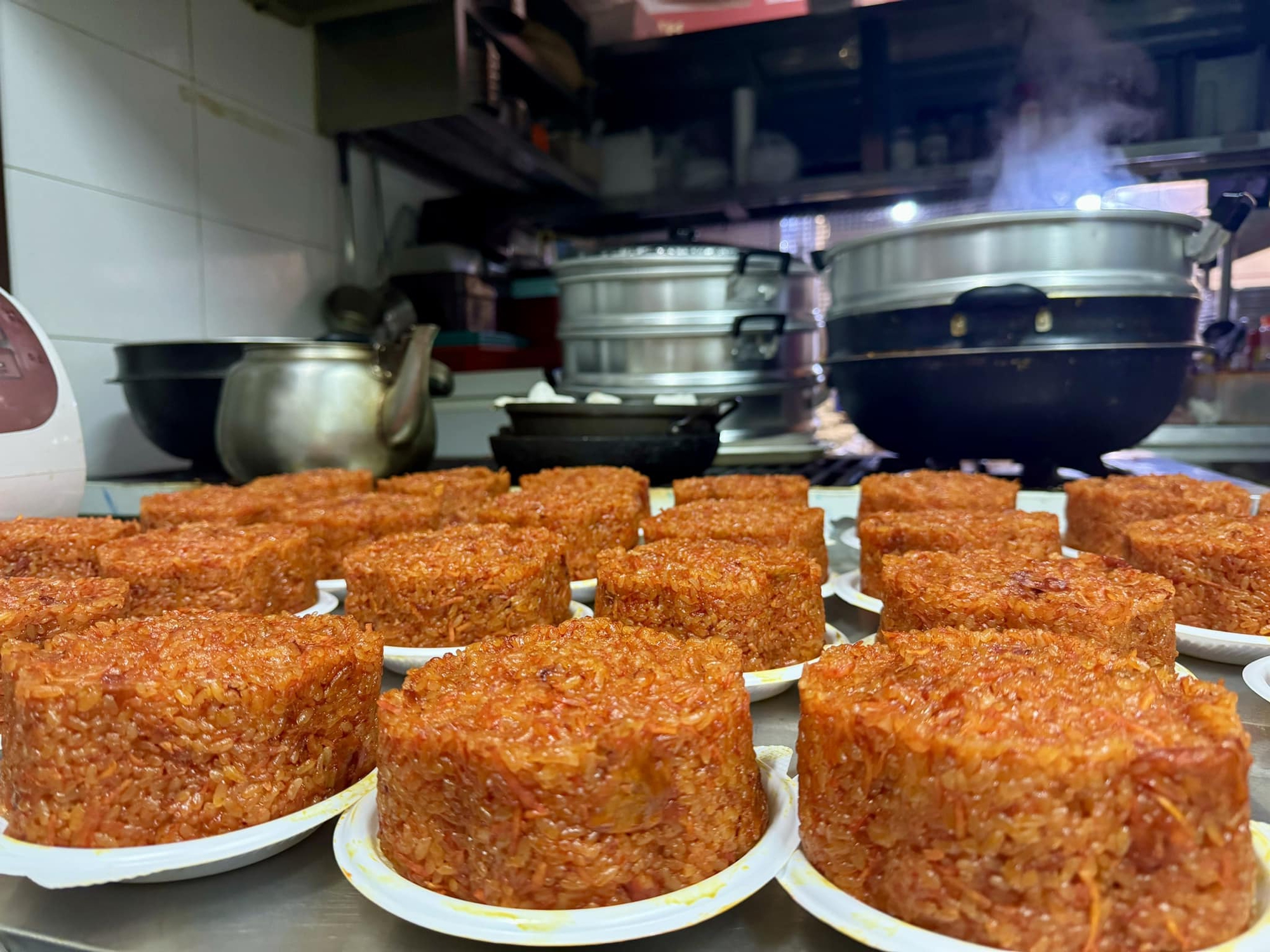 Loạt món ăn ngày Tết ra nước ngoài, một món đặc sản gây thương nhớ rất khó gửi đi - Ảnh 18