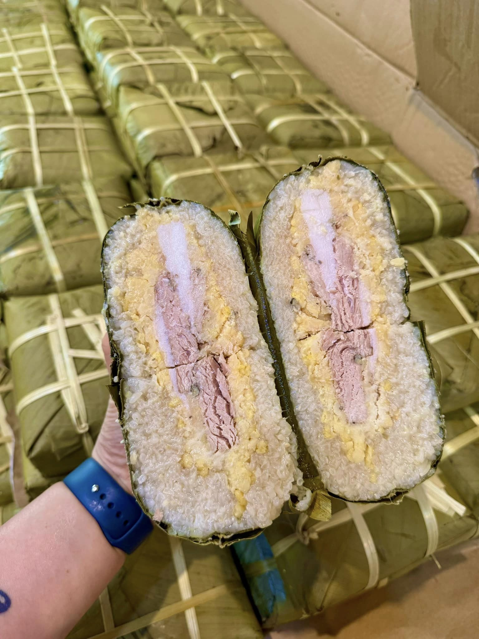 Loạt món ăn ngày Tết ra nước ngoài, một món đặc sản gây thương nhớ rất khó gửi đi - Ảnh 15