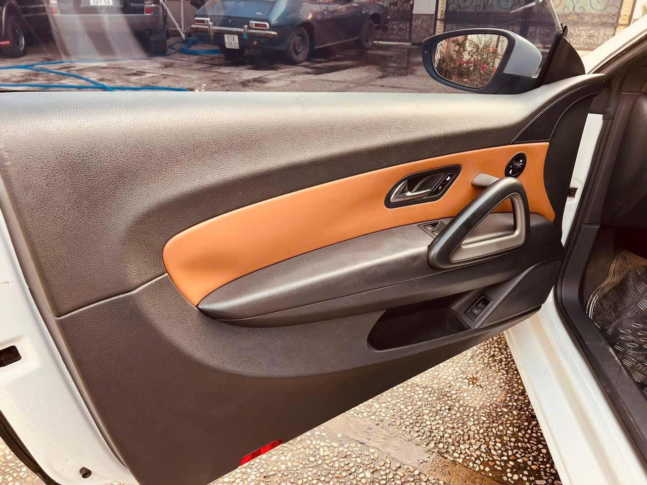 VW Scirocco rao bán rẻ hơn Kia Morning, chủ xe bỏ tiền thay một loạt đồ mới nhưng vẫn chấp nhận chịu lỗ 135 triệu - Ảnh 7