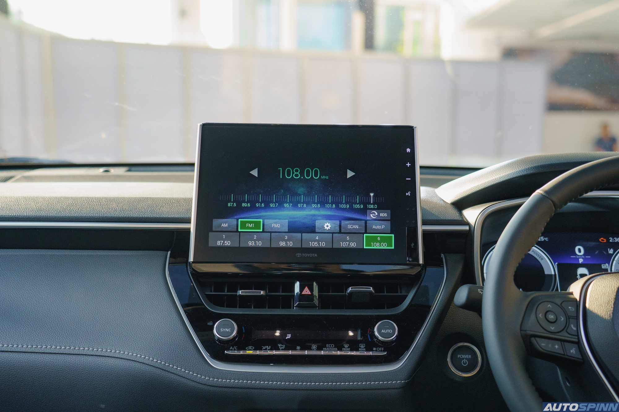 Ra mắt Toyota Corolla Cross 2024: Giá quy đổi từ 680 triệu, lưới tản nhiệt kiểu Lexus RX, có thể Việt Nam giữa năm nay - Ảnh 16