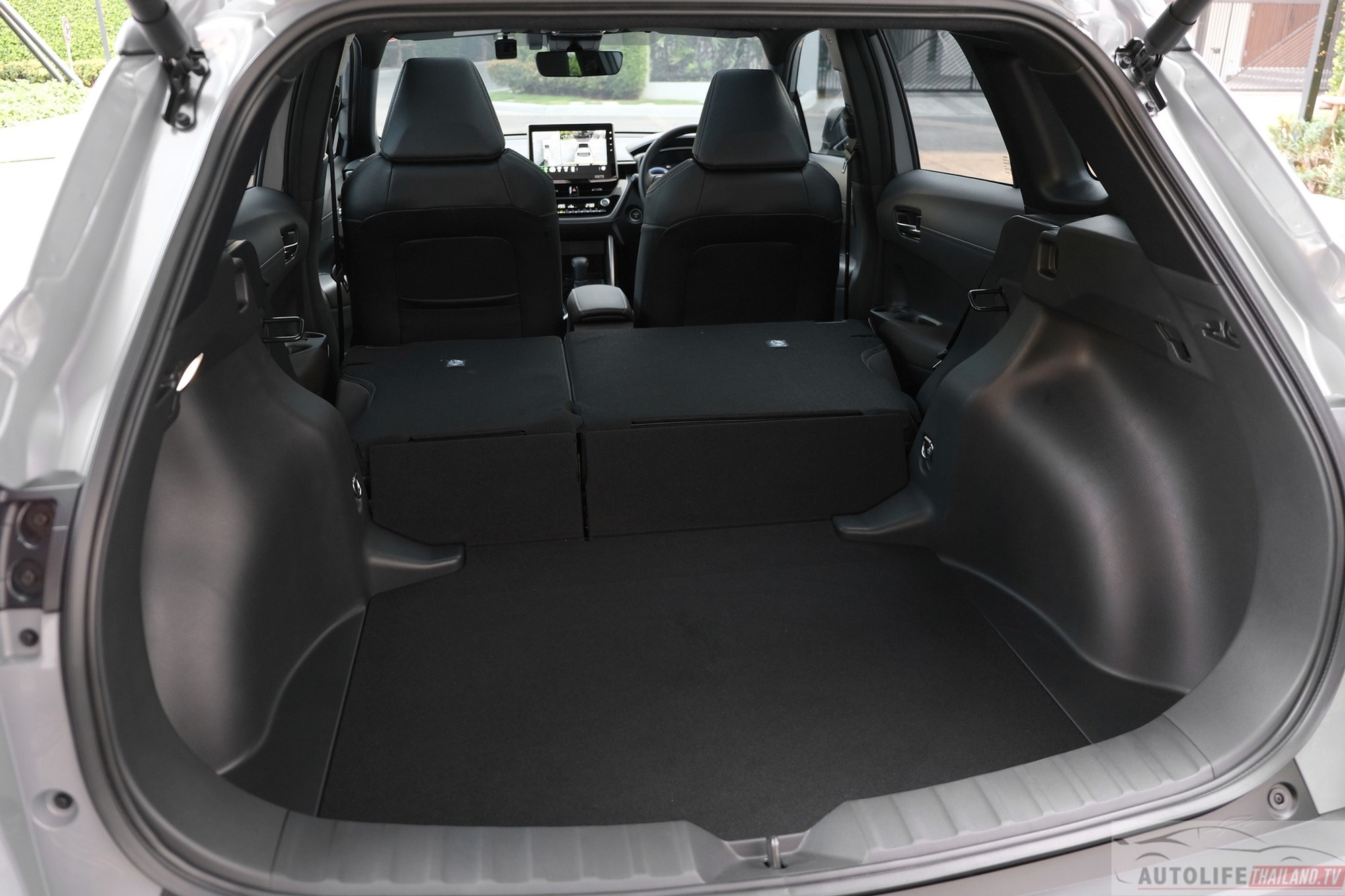 Đại lý ồ ạt nhận cọc Corolla Cross 2024: 2 phiên bản, trang bị giống hệt bản Thái, giao xe tháng 5 - Ảnh 10