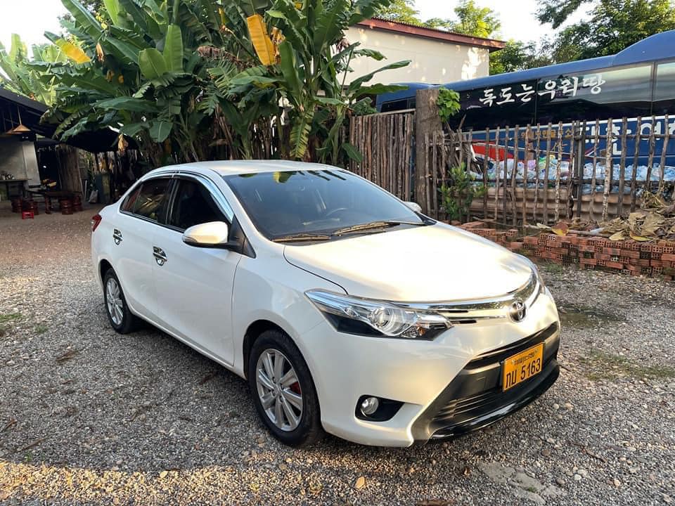 Bán Toyota Vios còn mới đẹp nhưng giá chỉ 200 triệu, CĐM nhìn biển số rồi nói: "Sang Lào mà đăng kiểm!" - Ảnh 1