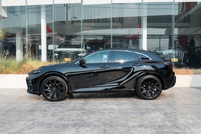 Toyota Crown Sport SUV giá hơn 2,5 tỷ đồng tại Thái Lan - Ảnh 5