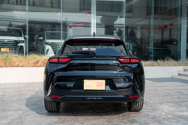 Toyota Crown Sport SUV giá hơn 2,5 tỷ đồng tại Thái Lan - Ảnh 6