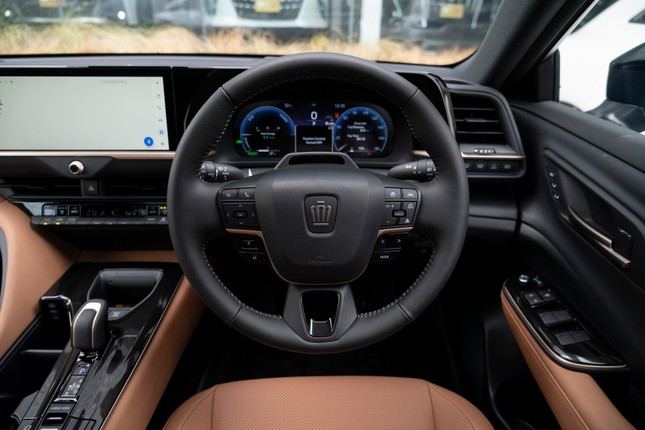 Toyota Crown Sport SUV giá hơn 2,5 tỷ đồng tại Thái Lan - Ảnh 7