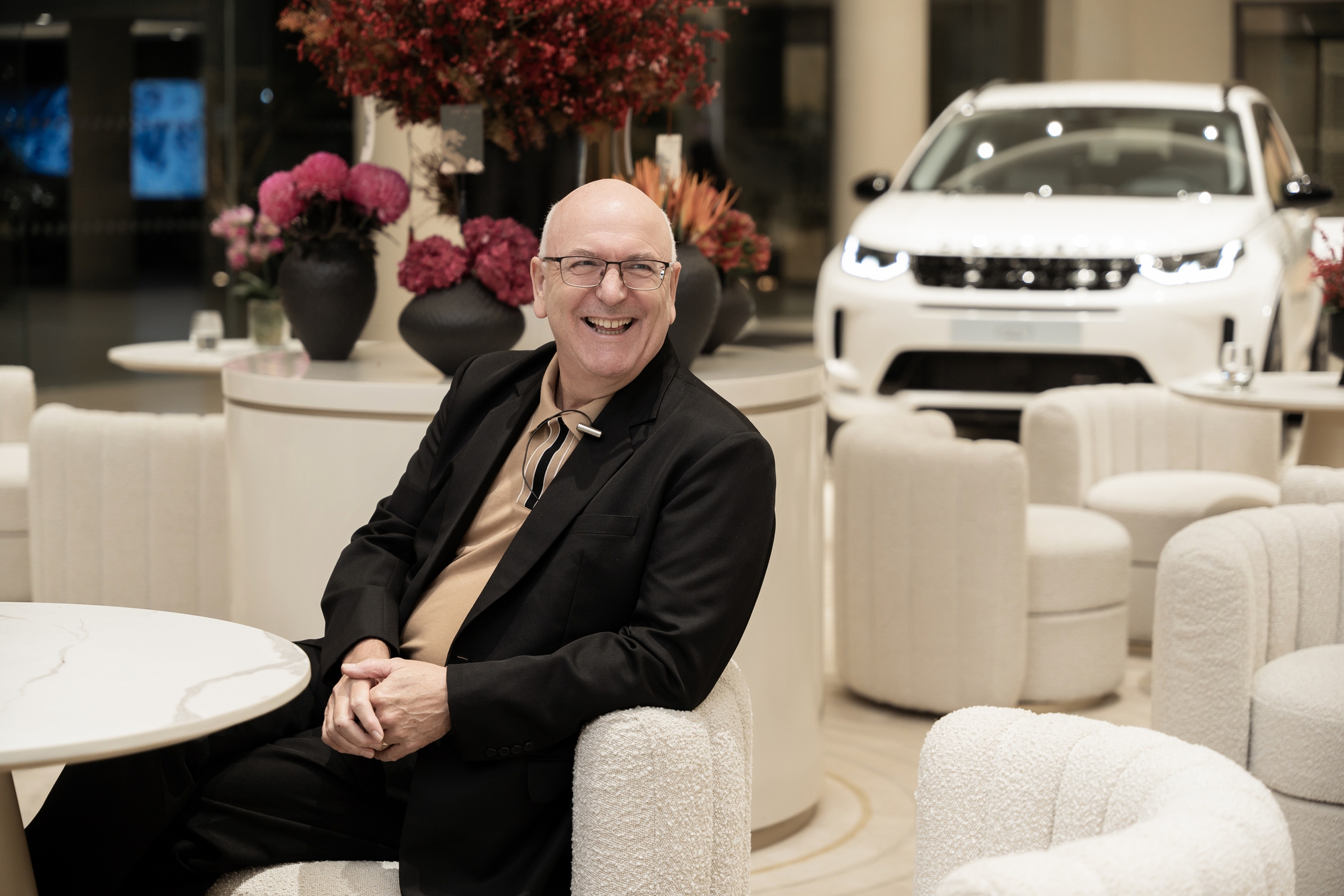 Đoàn JLR châu Á-Thái Bình Dương: ‘Trung tâm trưng bày mới của Land Rover Việt Nam ấn tượng nhưng không dễ nhân rộng’ - Ảnh 9