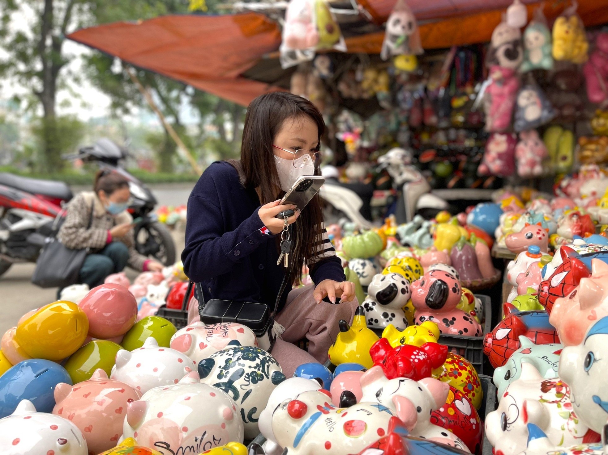 Mua rồng vàng, lợn đất lấy 'vía' may mắn cho năm mới - Ảnh 7