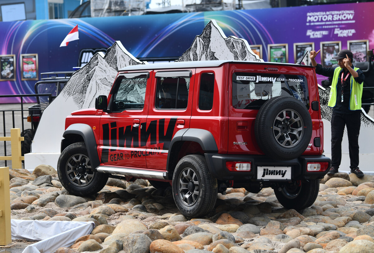 Suzuki Jimny 5 cửa tiếp tục tạo cơn sốt, bán 1.200 xe trong 3 ngày đầu tiên, có thể về Việt Nam - Ảnh 5