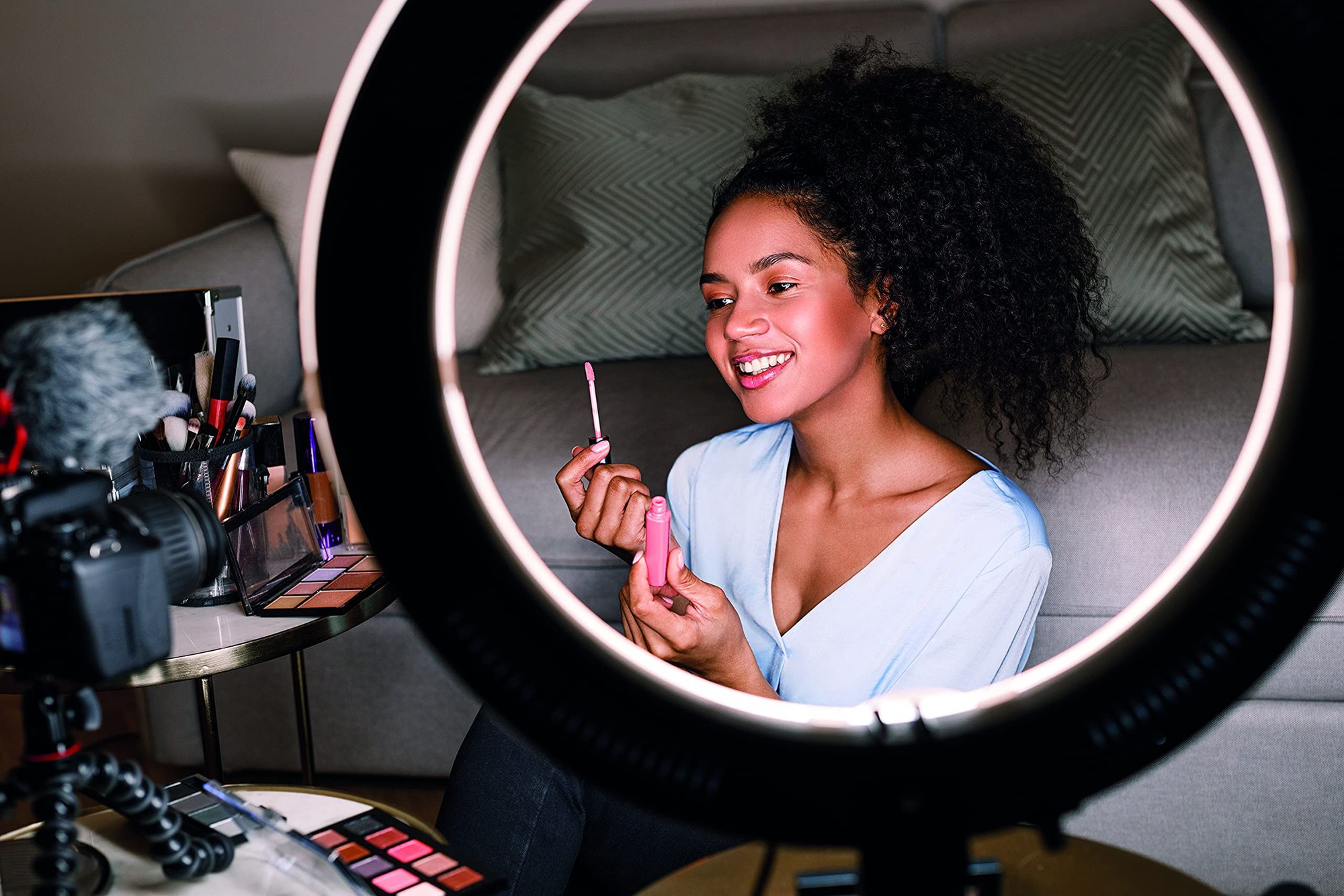 Đến lượt Trung Quốc dạy người Mỹ cách bán hàng livestream trên Tiktok: Kiếm 11.000 USD chỉ trong 1 buổi chiều, khách hàng phương Tây mê mệt kiểu chào hàng phương Đông - Ảnh 3