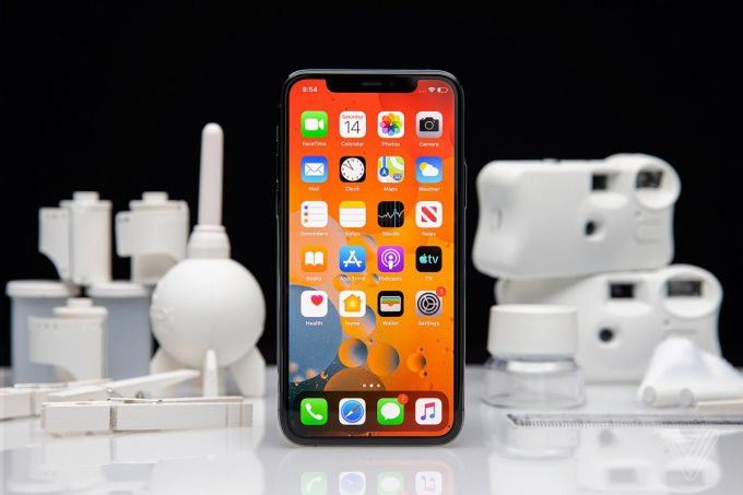 Giá smartphone đồng loạt dò đáy: iPhone 12, 15 Pro Max rẻ chưa từng có trong lịch sử, siêu phẩm đình đám 1 thời chỉ còn 7 triệu đồng - Ảnh 1