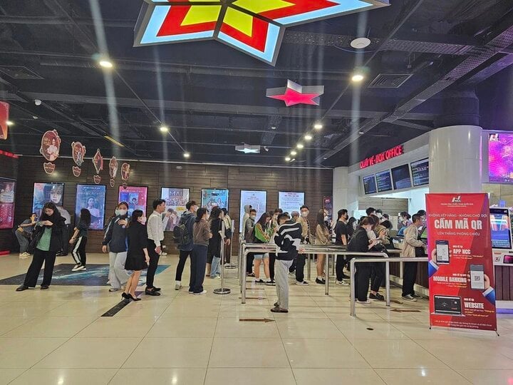 Rạp Quốc gia: Vé phim khác vẫn bán online, 'Đào, phở và piano' chỉ bán trực tiếp - Ảnh 1