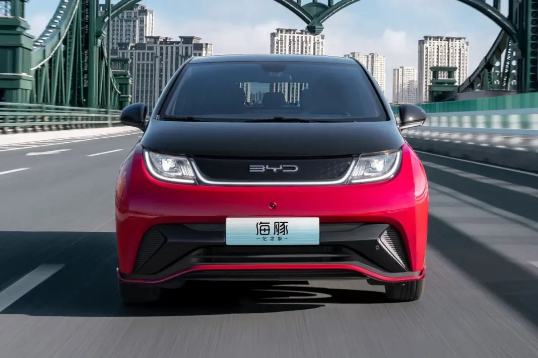 BYD Dolphin có thêm phiên bản mới, giá dự kiến chỉ 300 triệu đồng - Ảnh 1