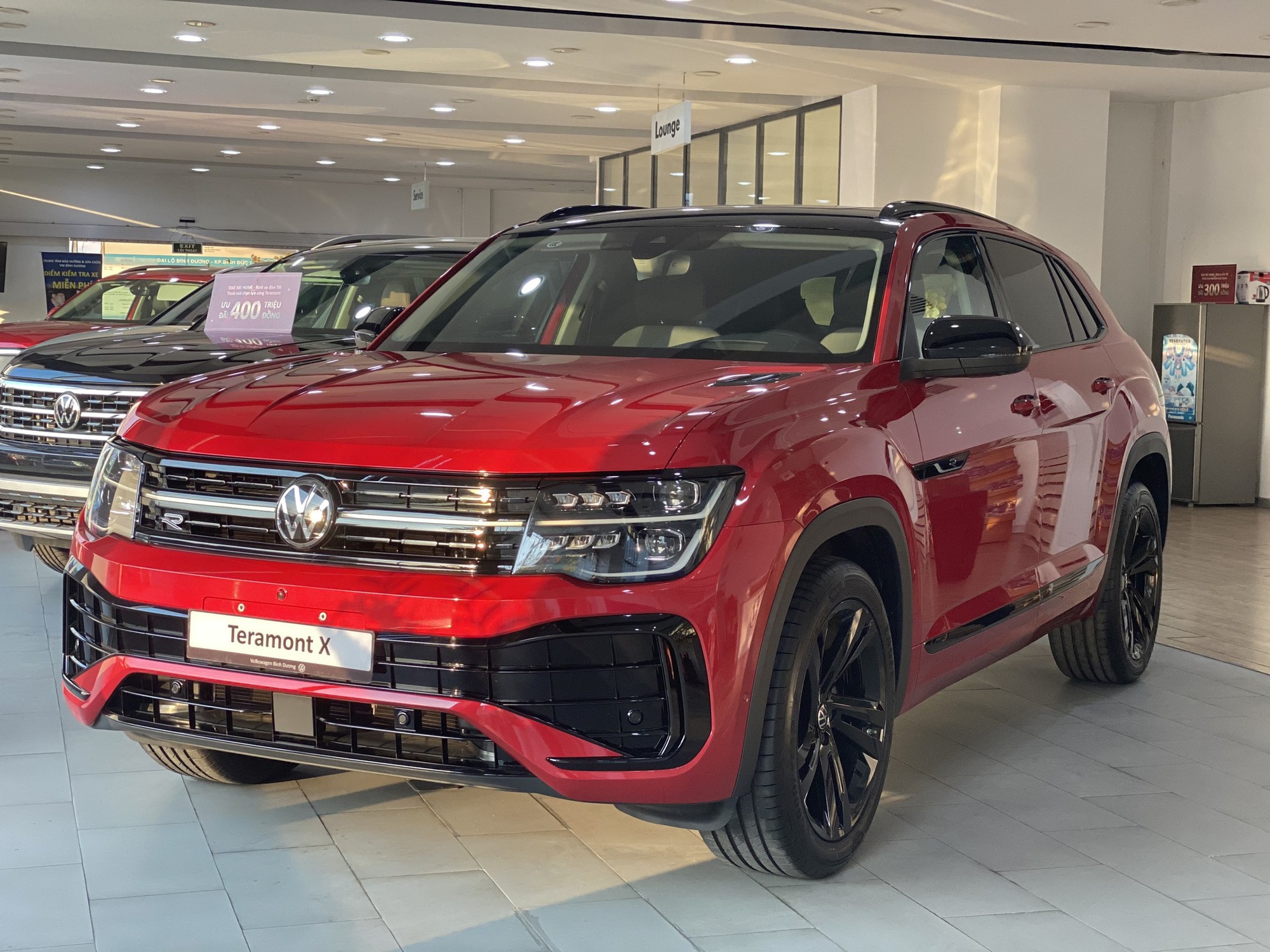 VW Teramont X giá 2,168 tỷ giao khách Việt đi Tết dù chưa ra mắt: Giới hạn 20 xe, đủ thủ tục ra biển, cạnh tranh Explorer - Ảnh 1